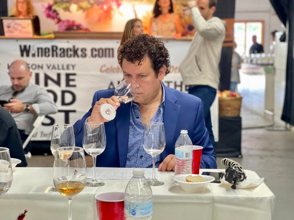 How to Taste Wine: The 3-3-3 Method for Beginners